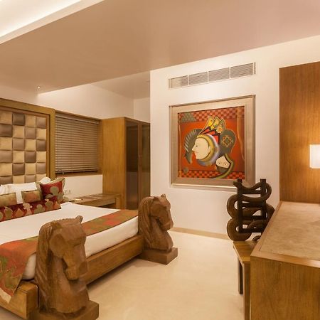 Le Sutra Hotel, Khar, Мумбаи Экстерьер фото