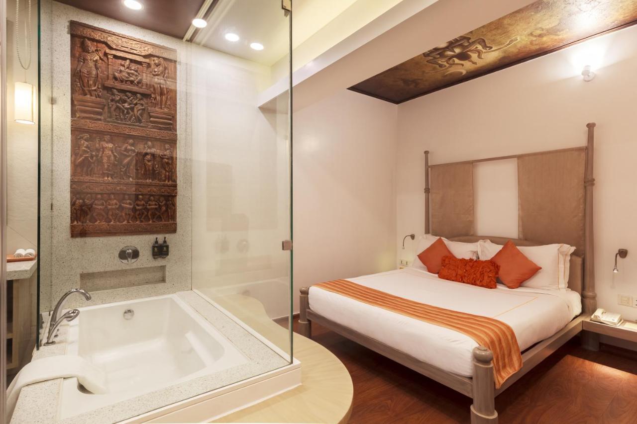 Le Sutra Hotel, Khar, Мумбаи Экстерьер фото