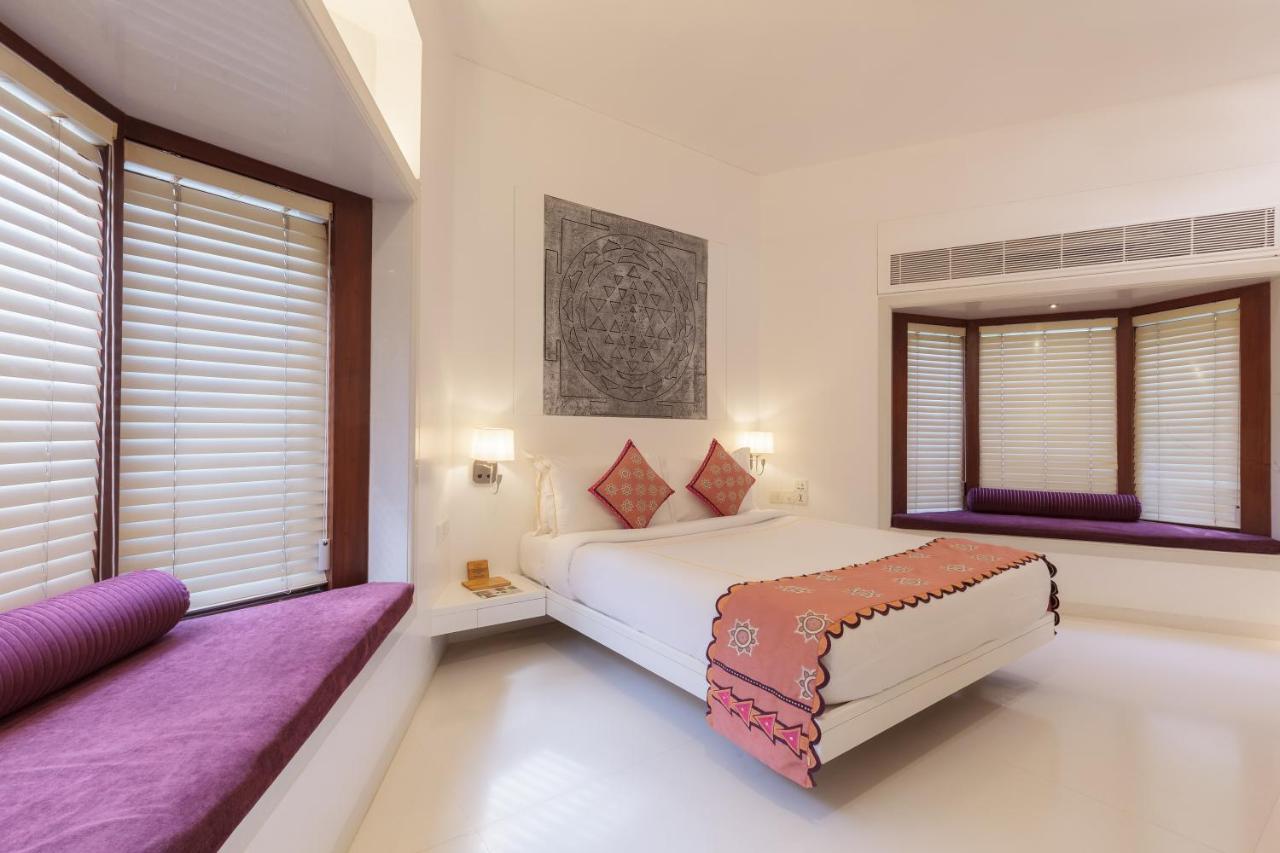 Le Sutra Hotel, Khar, Мумбаи Экстерьер фото