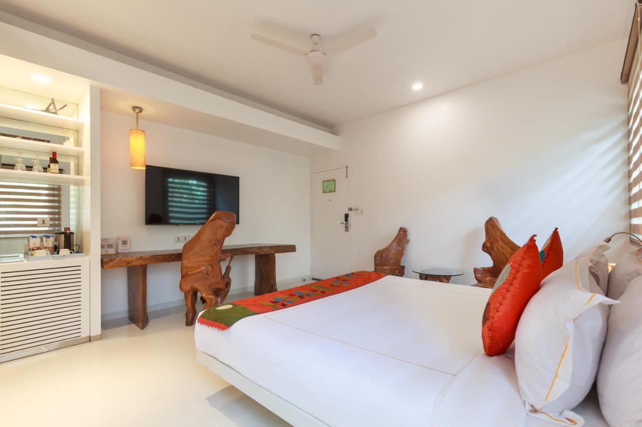 Le Sutra Hotel, Khar, Мумбаи Экстерьер фото