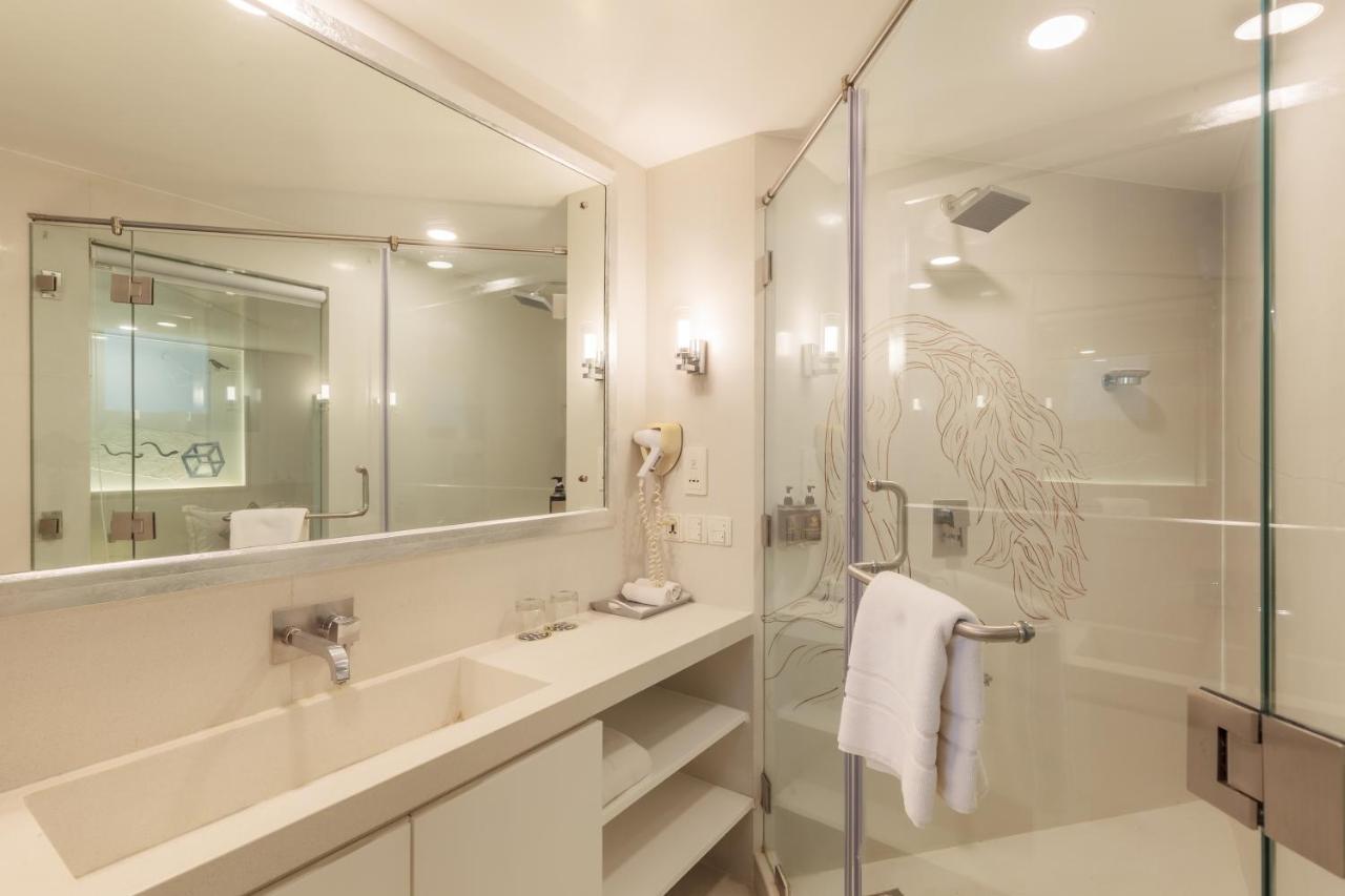 Le Sutra Hotel, Khar, Мумбаи Экстерьер фото
