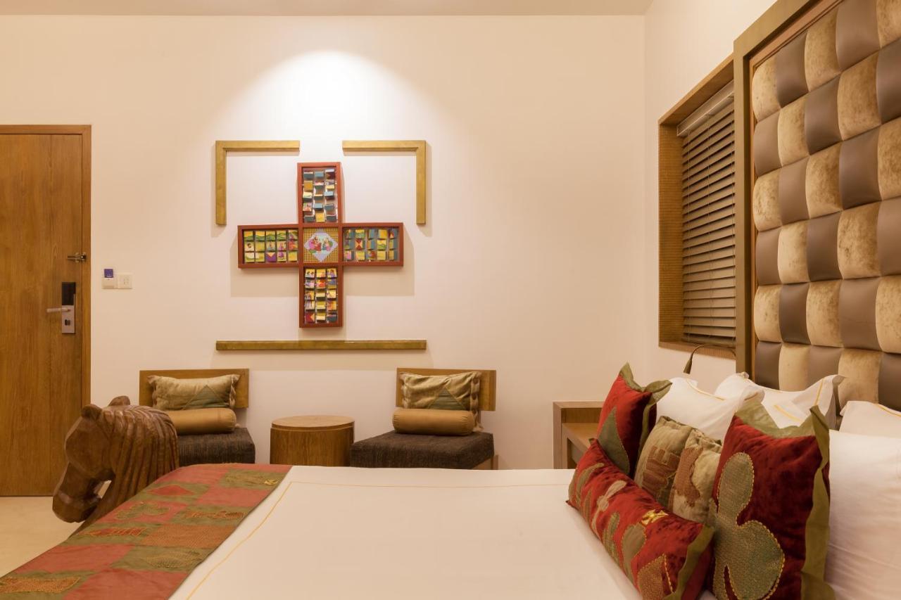 Le Sutra Hotel, Khar, Мумбаи Экстерьер фото